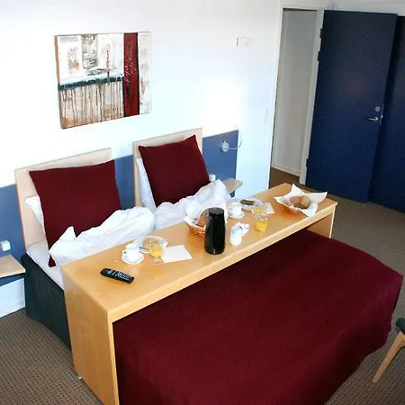 Western 3*